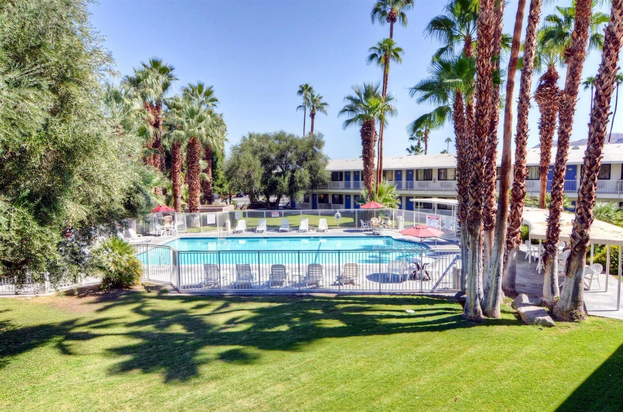 Motel 6-Palm Springs, Ca - East - Palm Canyon Zewnętrze zdjęcie