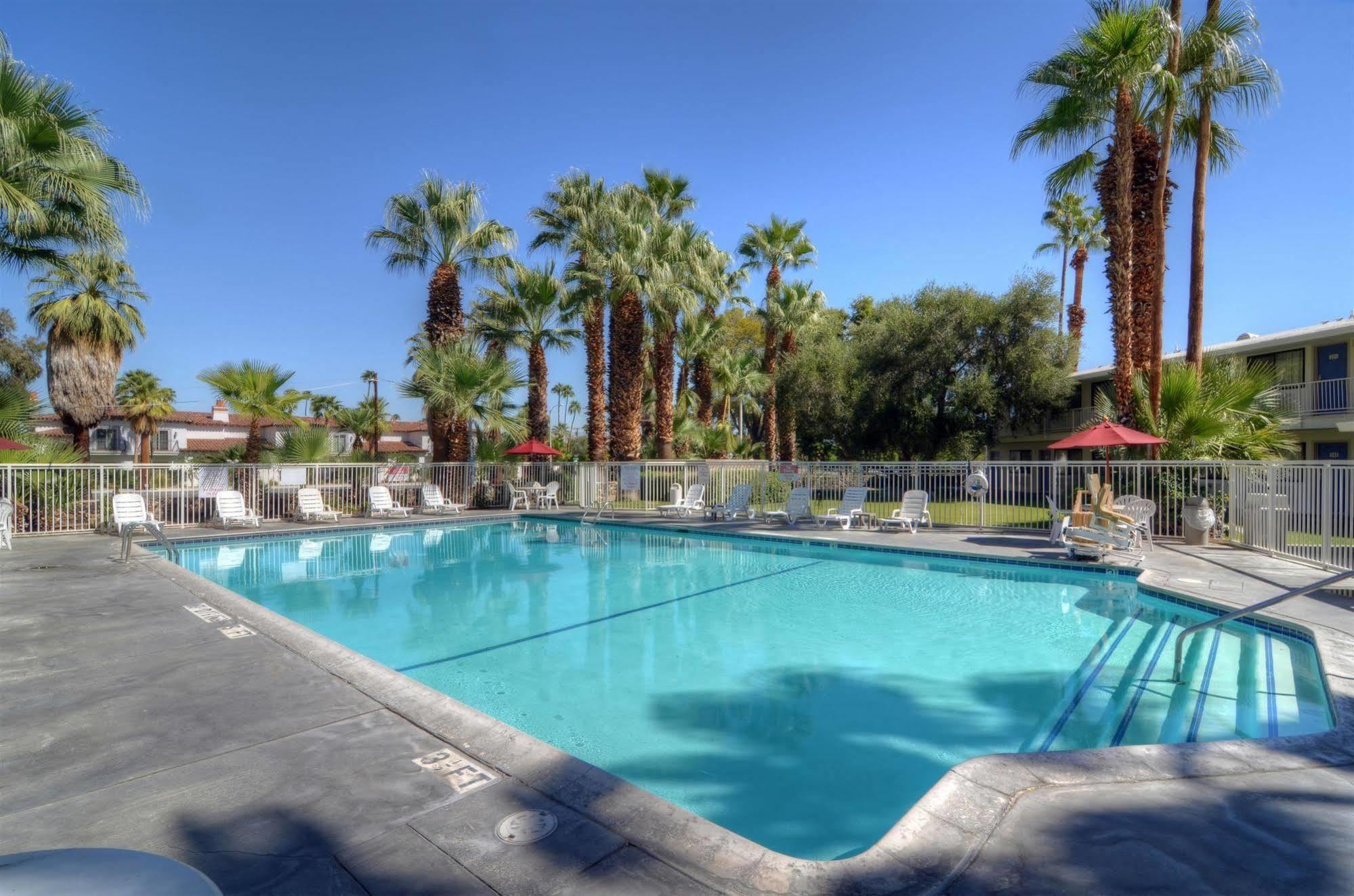 Motel 6-Palm Springs, Ca - East - Palm Canyon Zewnętrze zdjęcie